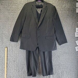 Vinci Suit Mens 46S 40x28 Black Pinstripe Two Piece Polyester Blend Suit *Read*